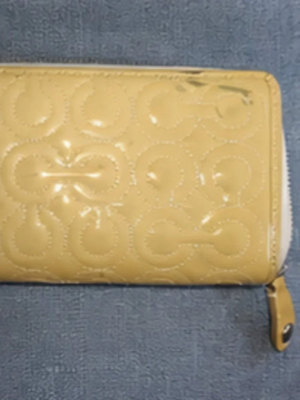 Coach Ivory Patent Leather Signature Accordion Zip Wallet Zip Around